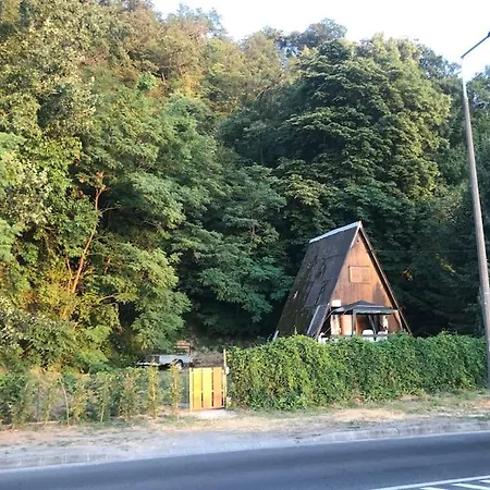 Alpehytte Balatonra Panoramas Fahaz Stranddal Szemben *